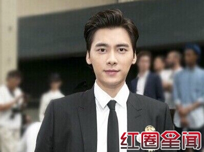 李易峰演过的电视剧有哪些 李易峰黑西装造型曝光