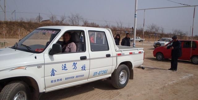 开车基本步骤，刚拿本新手开车，大概需要多久才能开熟练呢？以及有没有好的练车方法？图4