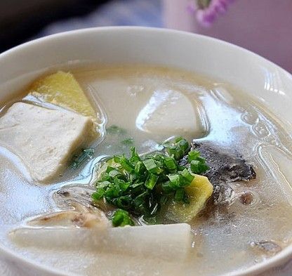 正宗鱼头豆腐汤的做法可以放枸杞子