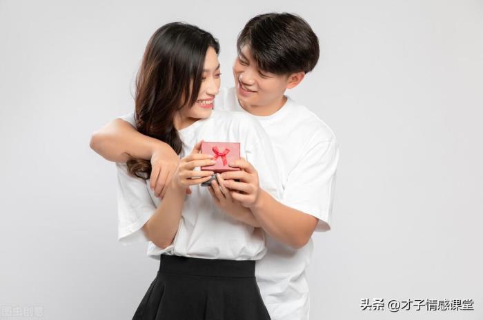 跟老公怎样才能提高夫妻感情（婚后夫妻感情冷淡）