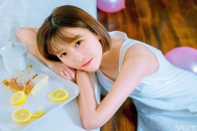 ​女人还爱着前任的表现 女人还爱着前任的行为