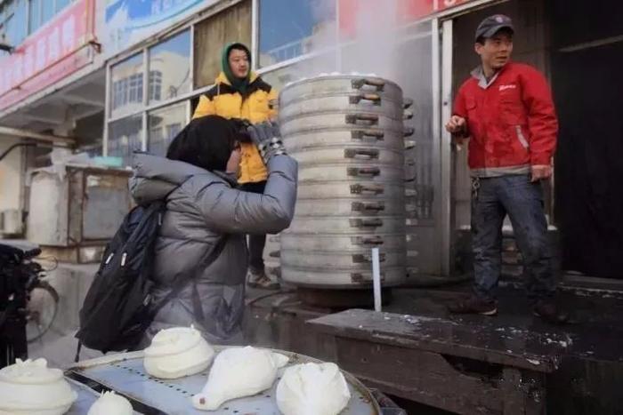 《舌尖上的中国》总导演陈晓卿离职央视，带原班人马继续拍美食